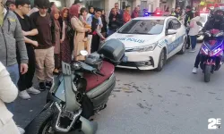 Yayalara yol vermek için duran otomobile motosiklet çarptı