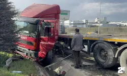 Bariyeri biçen tır makaslayarak su kanalına girdi
