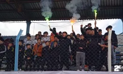 Minik taraftarlardan meşale şov