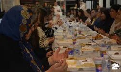 Tepebaşı'nda gençlerle iftar yemeği