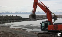 Van Gölü’ndeki çekilme limanları kullanılamaz hale getiriyor