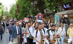 Eskişehir Liselerarası Tiyatro Şenliği'ne renkli açılış