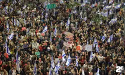 İsrail'de Netanyahu'ya protesto: 100 bin kişi istifaya çağırdı!