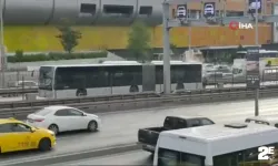 Beylikdüzü’nde metrobüsten dumanlar yükseldi, yolcular panikle tahliye edildi