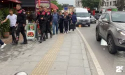 Cadde ortasında bıçaklı kavga!