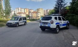 Eşinin yüzünü cam parçasıyla kesti