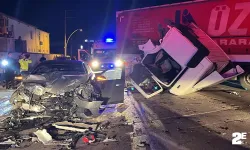 Feci kaza, tırın kabini koptu: Çok sayıda yaralı var