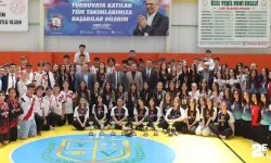 Gençler 19 Mayısı voleybol turnuvası ile kutladı