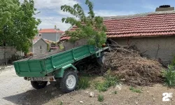 Kontrolden çıkan patpat eve girdi