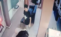 Sultangazi'de oyun konsolu hırsızlığı kamerada