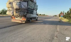 Trafiği tehlikeye atan kamyonet vatandaşın dikkatini çekti