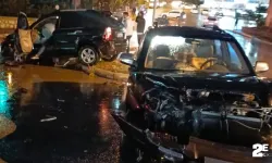 Yağışlı hava kazalara neden oldu: Yaralılar var!