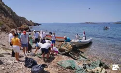 Çevre temizliğinde mültecilerden geriye kalanlar temizlendi