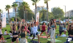 Dünya yoga gününde bir araya geldiler