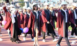 ESTÜ’de coşkulu mezuniyet töreni