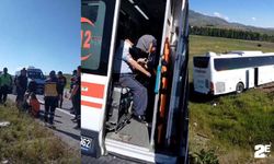 Sivas’ta yolcu otobüsü yoldan çıktı: 8 yaralı