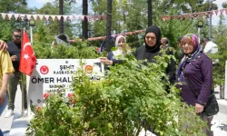 15 Temmuz kahramanı Şehit Ömer Halisdemir'in kabri ziyaretçi akınına uğruyor