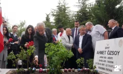 Bakan Uraloğlu, 15 Temmuz şehidi Ahmet Özsoy’u kabri başında andı