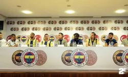 Fenerbahçe 7 futbolcu için imza töreni düzenledi