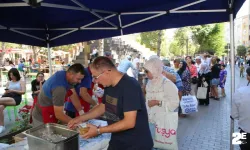 Odunpazarı Belediyesi'nden vatandaşlara aşure ikramı