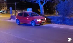 Otomobil elektrikli bisiklete çarptı