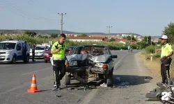 Otomobil ile motosiklet çarpıştı!