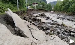 Samsun'da Şiddetli Yağış Nedeniyle Yol Çöktü