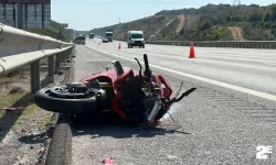 Motosiklet sürücüsü bariyerlere çarparak hayatını kaybetti!