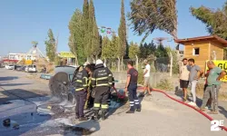 Park halindeki otomobil alev aldı