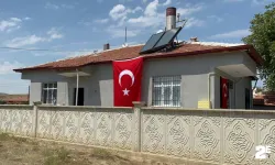 Şehidin baba ocağına Türk bayrağı asıldı