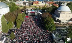 "Şehit Heniyye'den Son Çağrı" mitingi için binlerce kişi Ayasofya Meydanı'nda toplandı