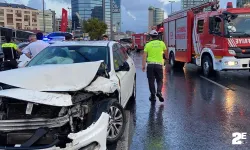 Şişli’de otomobil İETT otobüsüne arkadan çarptı