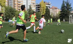 Yaz Futbol Okulunda sıkı çalışma