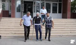 Bıçakladığı babası ambulansta kalp krizinden öldü: Zanlı adliyeye sevk edildi