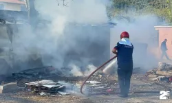 Boş binada başlayan yangın, atölyeye sıçradı