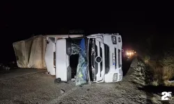 Maden suyu yüklü tır devrildi, yol trafiğe kapandı!