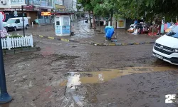 Sel suları çekildi, ilçe çamur deryasına döndü