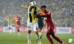 Trendyol Süper Lig: Fenerbahçe: 0 - Galatasaray: 2 (İlk yarı)