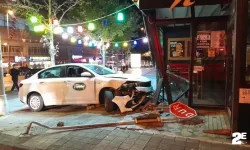 Beylikdüzü’nde polisten kaçan alkollü sürücü restorana daldı