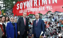 Erdoğan, 'Soykırımın Gölgesinde Geçen Bir Yıl' sergisini gezdi