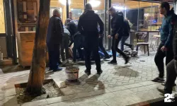 Eskişehir'de alacak verecek meselesinde sandalyeler havada uçuştu!