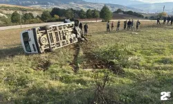 Kontrolden çıkan otomobil şarampole devrildi