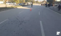 Motosiklet yayaya çarptı!