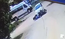 Motosikletle otomobil çarpıştı!
