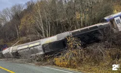 Norveç’te yolcu treni raydan çıktı!