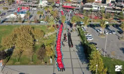 Pendik’te 101 metrelik Türk bayrağıyla Cumhuriyet kutlaması havadan görüntülendi