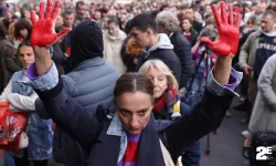 Sırbistan’da tren istasyonu kazası protesto edildi