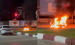 Polisin durdurduğu motosiklet sürücüsü, motosikletini ateşe verdi