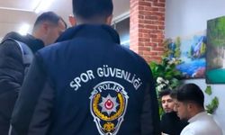 Polis ekipleri huzuru sağlamak için sokakları geziyor