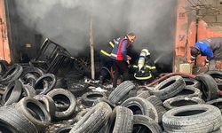 Kırıkhan’da lastikçi dükkanı alevlere teslim oldu